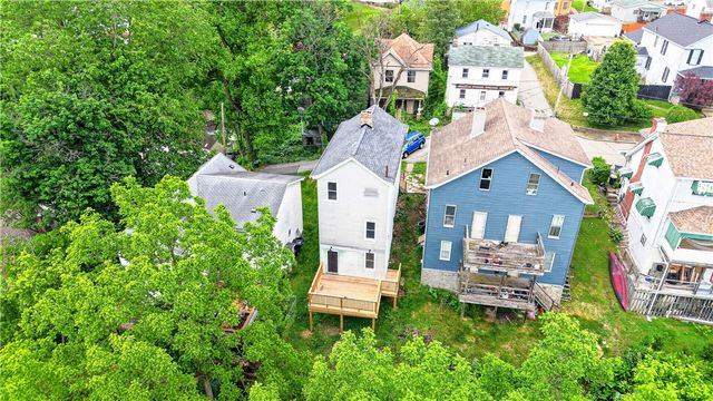 208 Wood Street, Belle Vernon, PA 15012