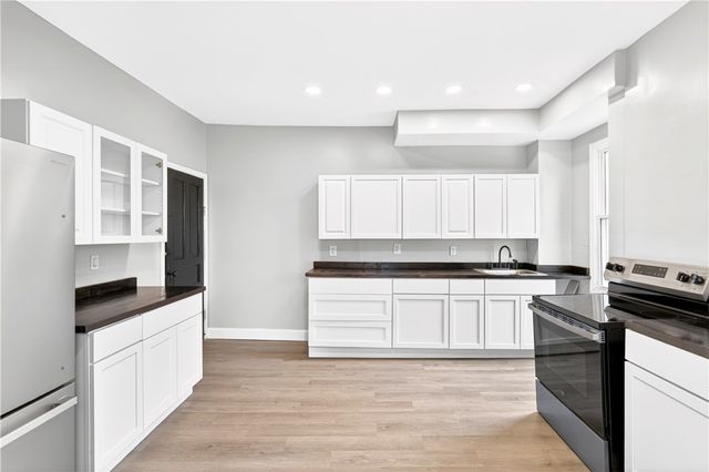 208 Wood Street, Belle Vernon, PA 15012