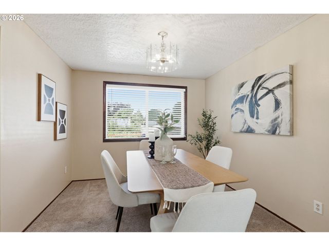 1215 Ne 195TH Ave, Portland, OR 97230