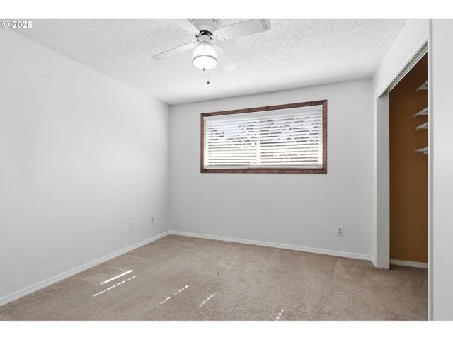 1215 Ne 195TH Ave, Portland, OR 97230