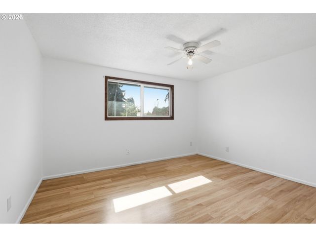 1215 Ne 195TH Ave, Portland, OR 97230
