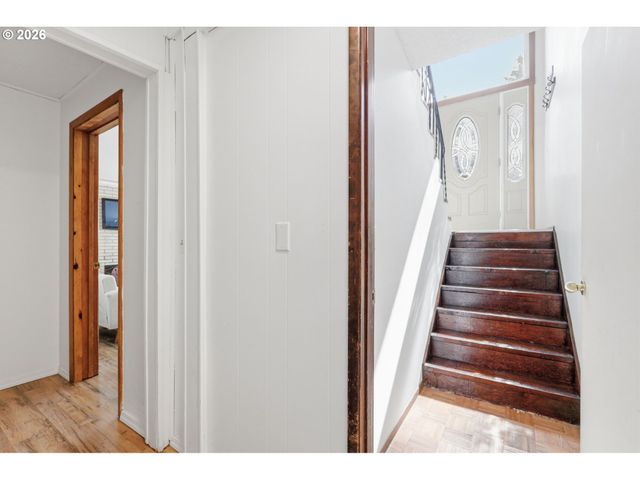 1215 Ne 195TH Ave, Portland, OR 97230