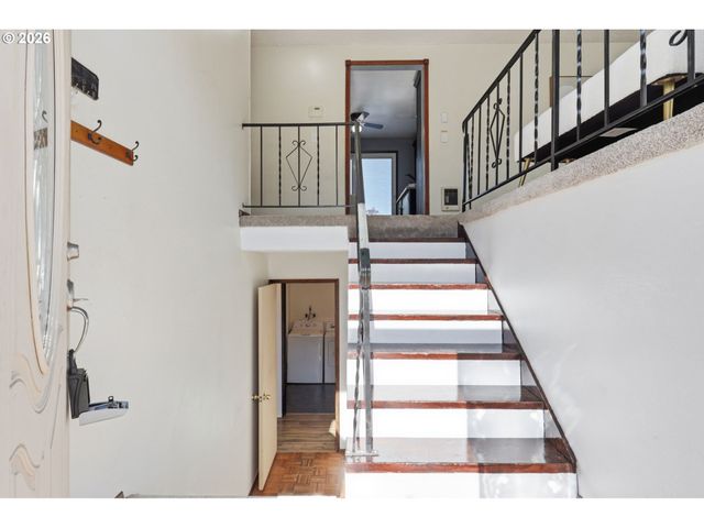 1215 Ne 195TH Ave, Portland, OR 97230
