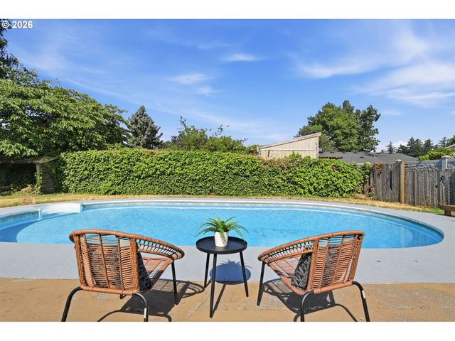 1215 Ne 195TH Ave, Portland, OR 97230