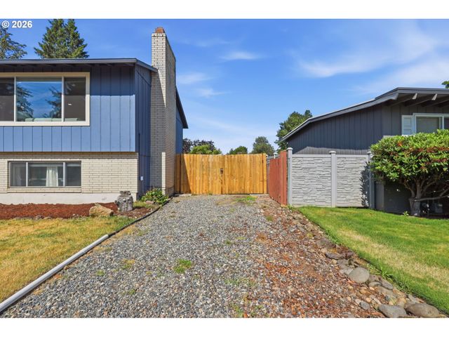 1215 Ne 195TH Ave, Portland, OR 97230