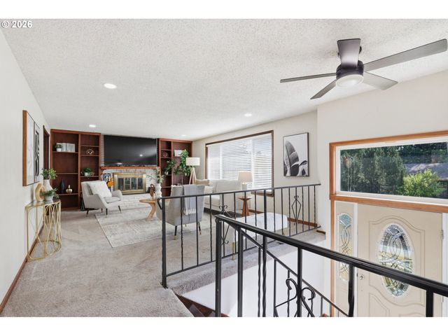 1215 Ne 195TH Ave, Portland, OR 97230