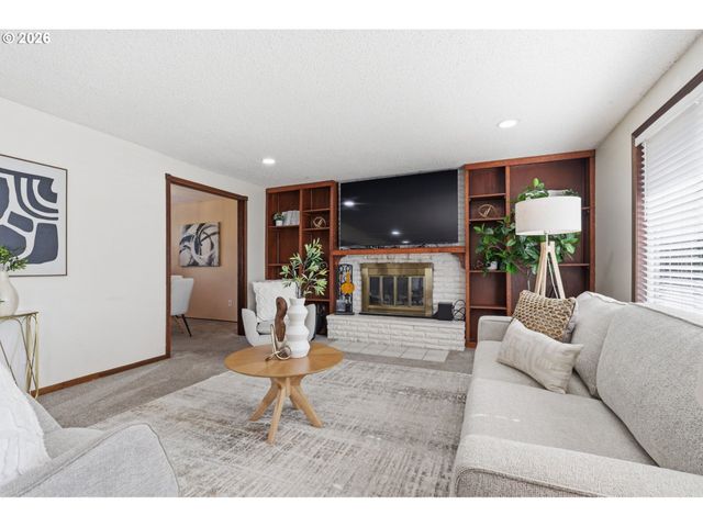 1215 Ne 195TH Ave, Portland, OR 97230