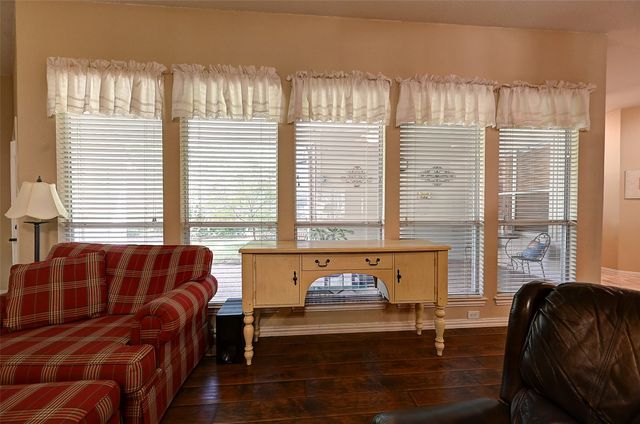 6608 Barclay Lane, Garland, TX 75044