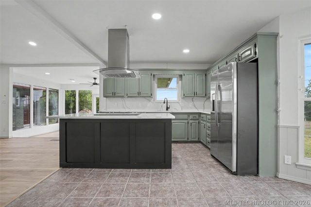 1525 E Valley View Road, Sapulpa, OK 74066