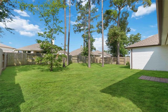 17464 Chestnut Cove Drive, Conroe, TX 77302