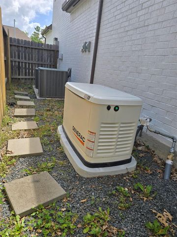 17464 Chestnut Cove Drive, Conroe, TX 77302