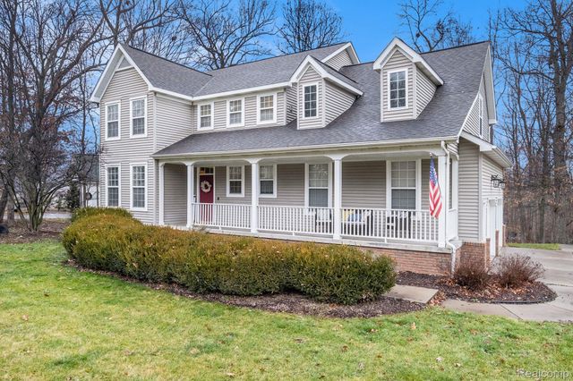 6382 Acorn Way, Fenton Charter Township, MI 48451