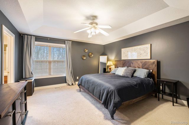 6382 Acorn Way, Fenton Charter Township, MI 48451
