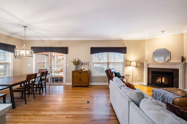 6382 Acorn Way, Fenton Charter Township, MI 48451