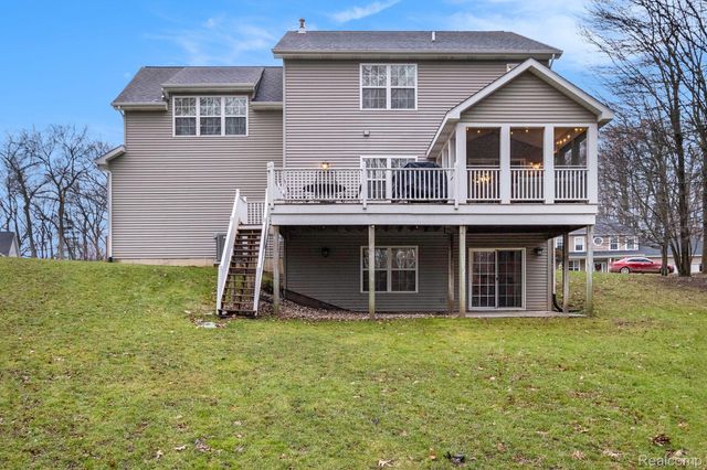 6382 Acorn Way, Fenton Charter Township, MI 48451