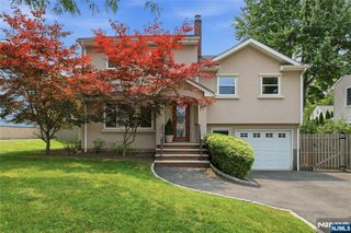 17 Westland Road, Verona, NJ 07044