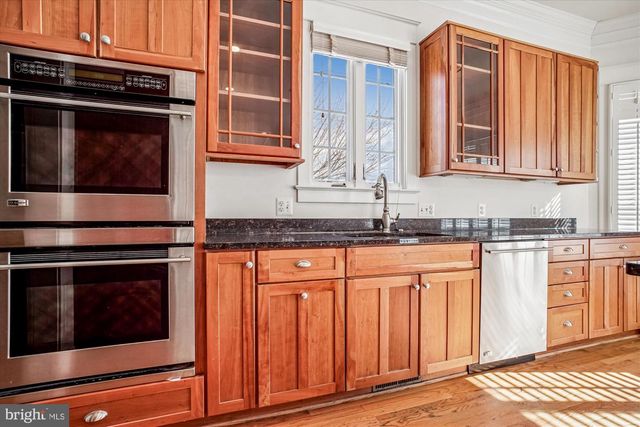 2500 12TH ST N, Arlington, VA 22201