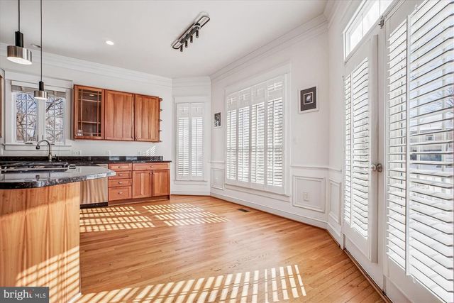 2500 12TH ST N, Arlington, VA 22201