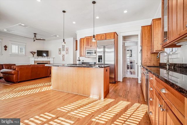 2500 12TH ST N, Arlington, VA 22201