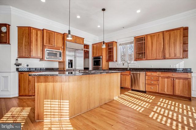 2500 12TH ST N, Arlington, VA 22201