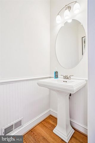 2500 12TH ST N, Arlington, VA 22201