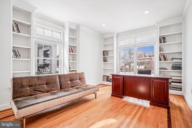 2500 12TH ST N, Arlington, VA 22201