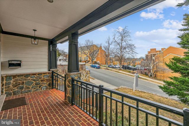 2500 12TH ST N, Arlington, VA 22201