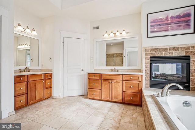 2500 12TH ST N, Arlington, VA 22201