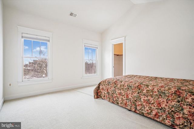 2500 12TH ST N, Arlington, VA 22201