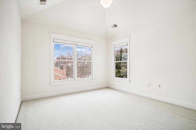 2500 12TH ST N, Arlington, VA 22201