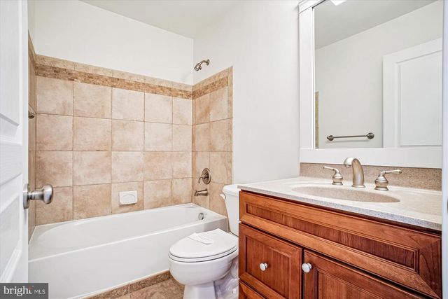 2500 12TH ST N, Arlington, VA 22201