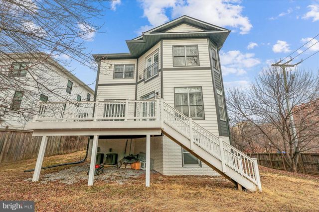 2500 12TH ST N, Arlington, VA 22201