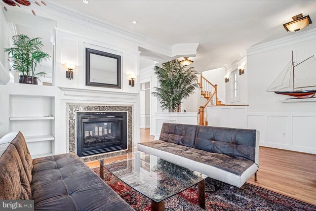 2500 12TH ST N, Arlington, VA 22201