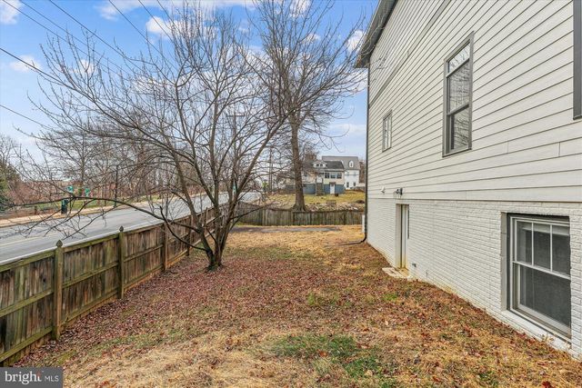 2500 12TH ST N, Arlington, VA 22201