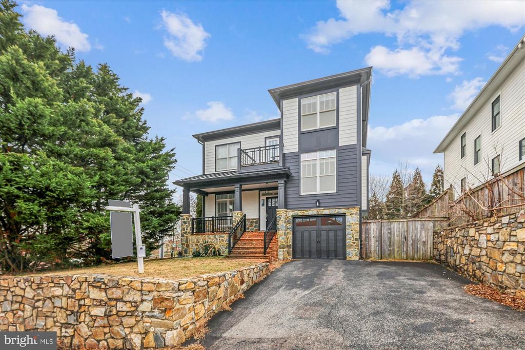 2500 12TH ST N, Arlington, VA 22201