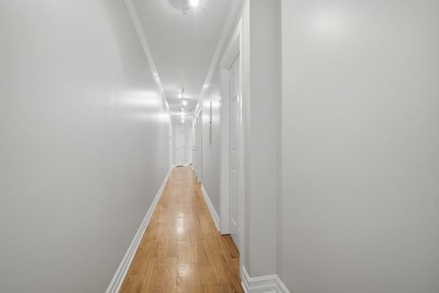 2449 W Foster Avenue 2E, Chicago, IL 60625