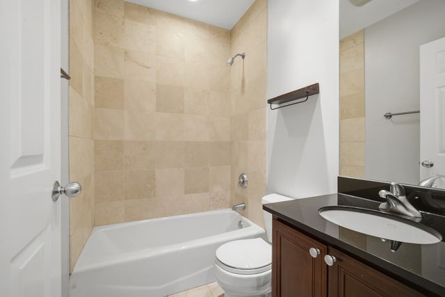 2449 W Foster Avenue 2E, Chicago, IL 60625