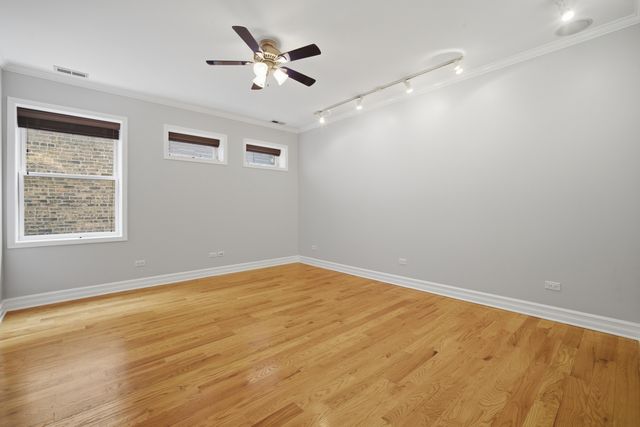 2449 W Foster Avenue 2E, Chicago, IL 60625
