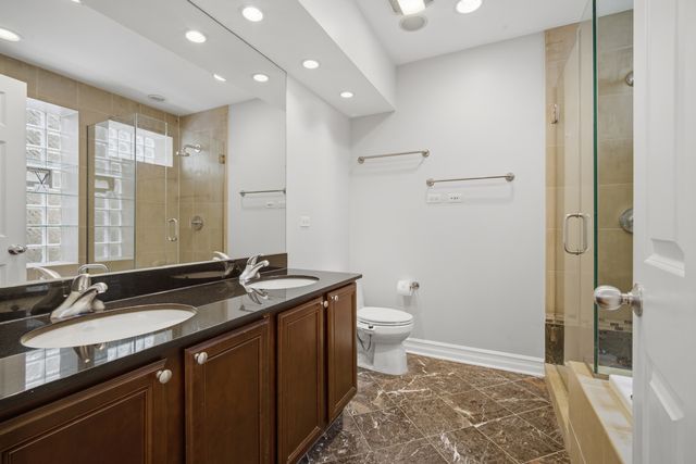 2449 W Foster Avenue 2E, Chicago, IL 60625