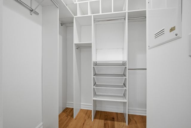 2449 W Foster Avenue 2E, Chicago, IL 60625