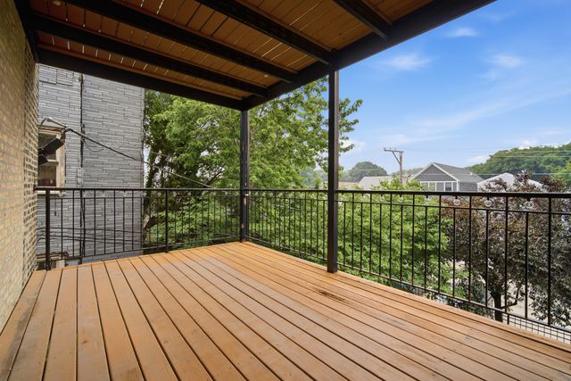 2449 W Foster Avenue 2E, Chicago, IL 60625