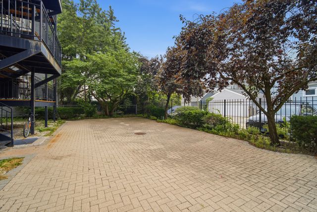 2449 W Foster Avenue 2E, Chicago, IL 60625
