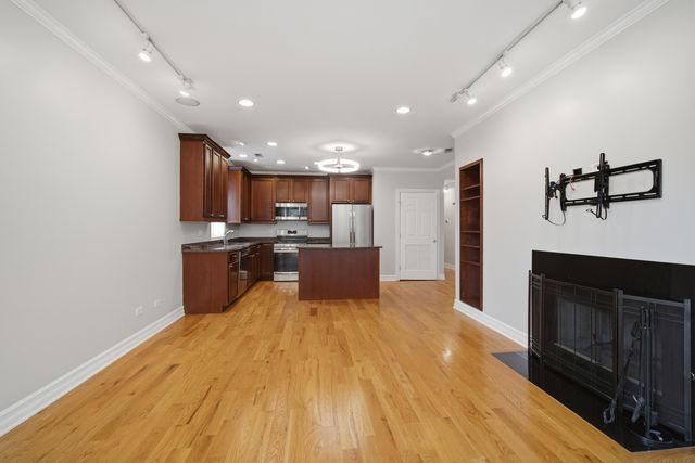 2449 W Foster Avenue 2E, Chicago, IL 60625
