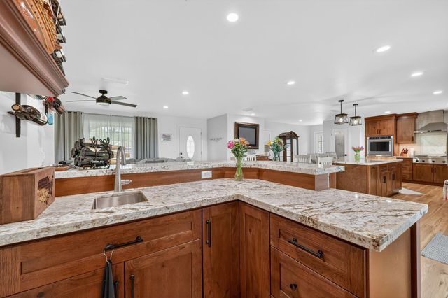 7531 Mountain Ave, Orangevale, CA 95662