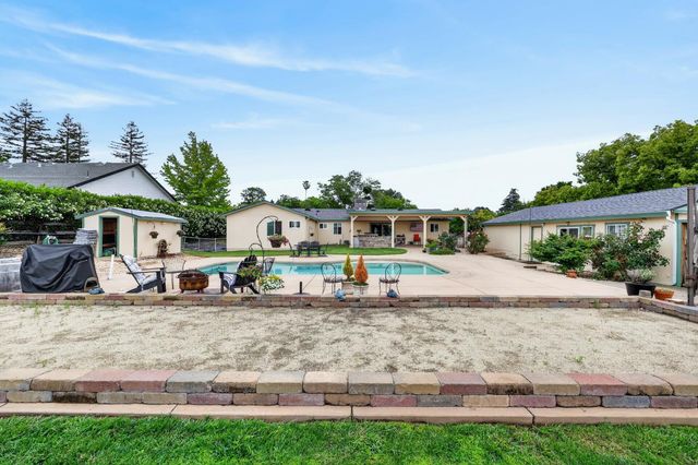 7531 Mountain Ave, Orangevale, CA 95662