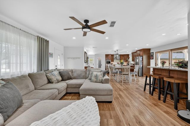 7531 Mountain Ave, Orangevale, CA 95662
