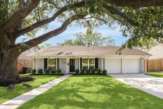 11102 Hillcroft Street, Houston, TX 77096