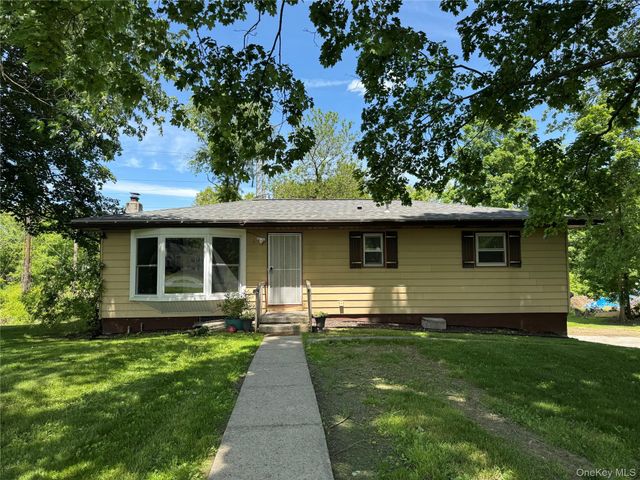 1 Corine Drive, Poughkeepsie, NY 12601