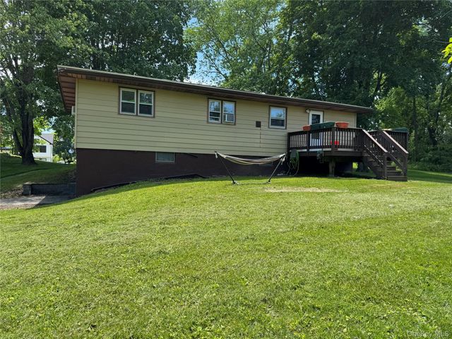 1 Corine Drive, Poughkeepsie, NY 12601