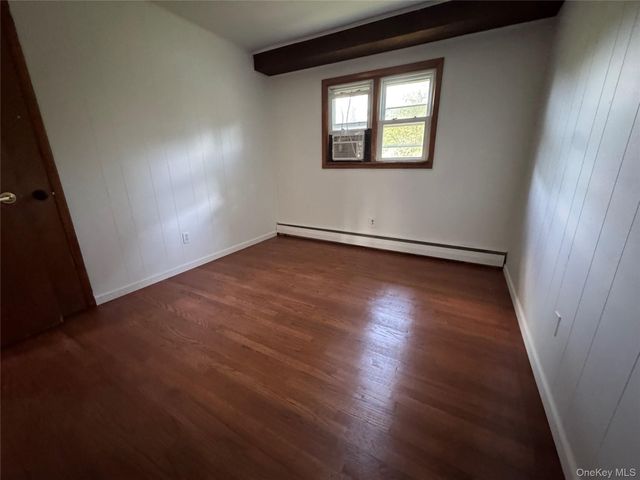 1 Corine Drive, Poughkeepsie, NY 12601